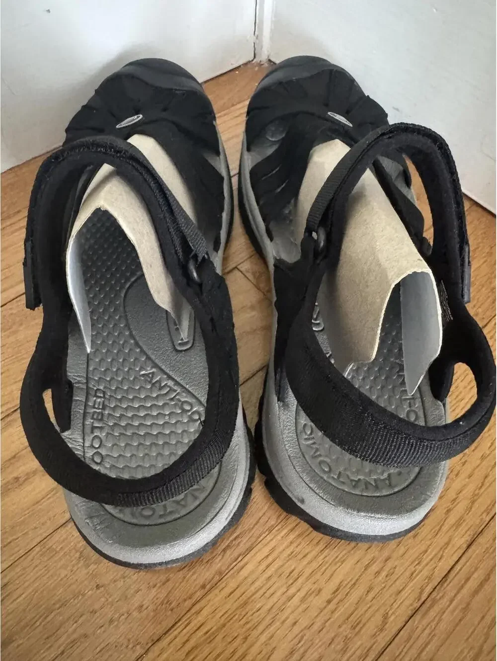 Women's Keen Rose Sandal Closed Toe Hiking Sandals Black/Neutral Grey Sz 9.5 NIB - Picture 5 of 9